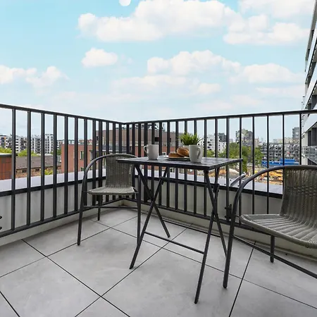 Appartement Zupnicza Elegant With Balcony By Renters