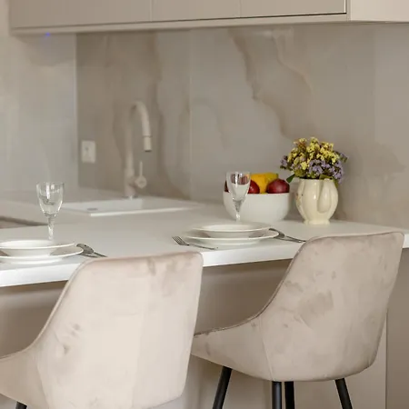 Appartement Zupnicza Elegant With Balcony By Renters