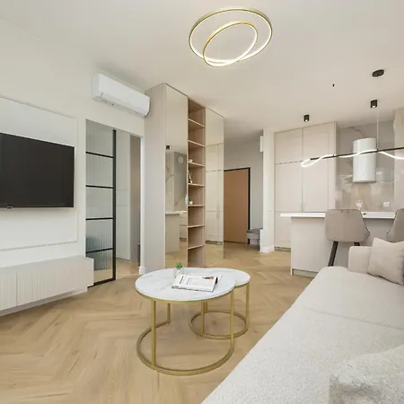 Zupnicza Elegant With Balcony By Renters Appartement Warschau