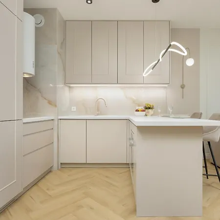 Zupnicza Elegant With Balcony By Renters Apartment