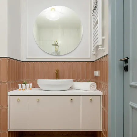 Zupnicza Elegant With Balcony By Renters