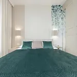 公寓 Zupnicza Elegant With Balcony By Renters *
