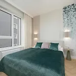 公寓 Zupnicza Elegant With Balcony By Renters