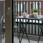 Zupnicza Elegant With Balcony By Renters 华沙