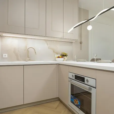 Zupnicza Elegant With Balcony By Renters * Warszawa