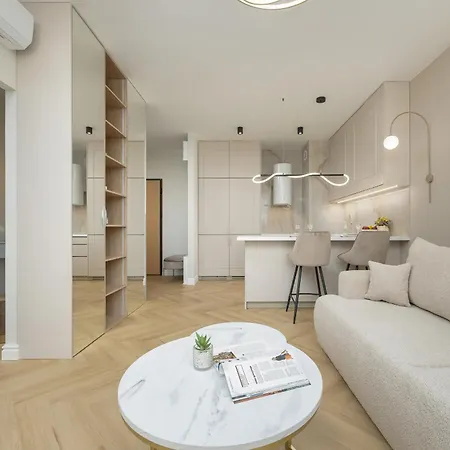 Zupnicza Elegant With Balcony By Renters *