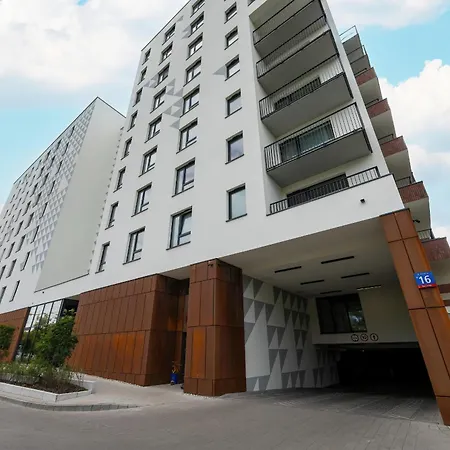 Zupnicza Elegant With Balcony By Renters